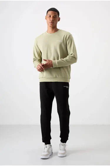 TOMMY Men's Long-Sleeve Sweatshirt And Pants Set