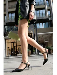 Black Women's Classic Heeled Shoes - 4