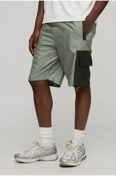 شورت كارغو نايلون بطول وسط بخصر إيلاستيك