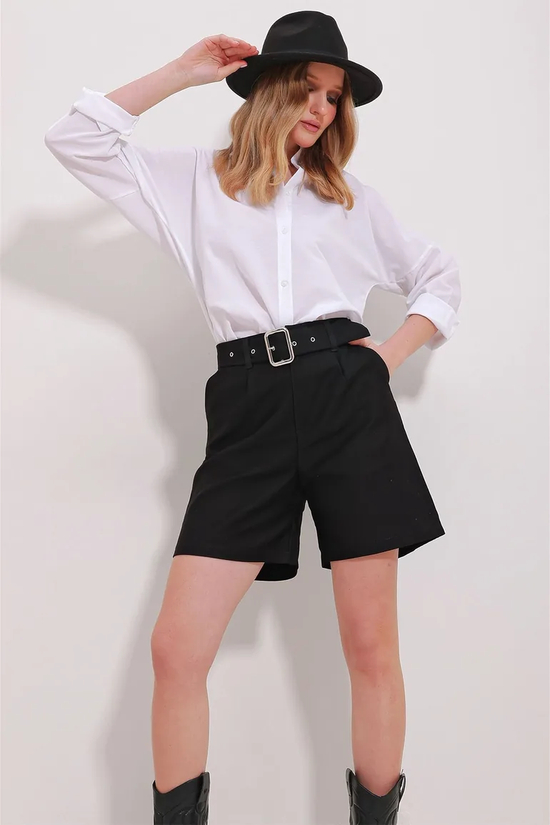 Women's Black Double Pocket Waist Belted Gabardine Shorts - 3