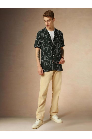Printed Spread Collar Short Sleeves Shirt