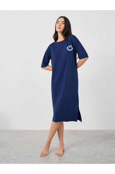 Graphic Print Side Slit Hem Sleep T-Shirt Dress