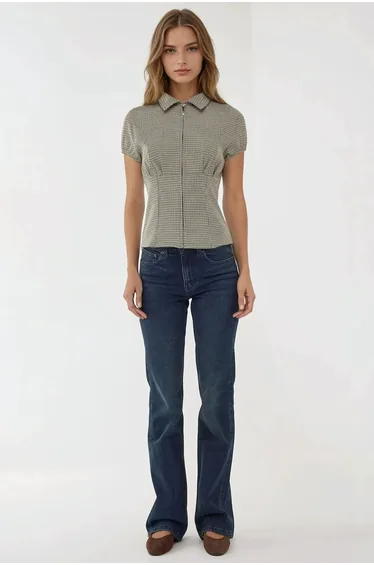 بلوزة كاروهات بياقة دائرية بسحاب