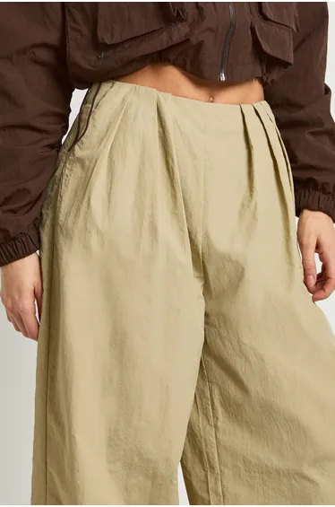بنطلون بوهو أخضر بقصة عريضة - للمقاسات الطويلة