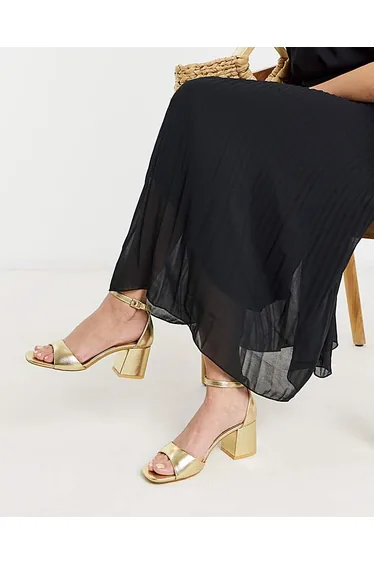 حذاء كعب عالي سيمبلي بي باللون الذهبي