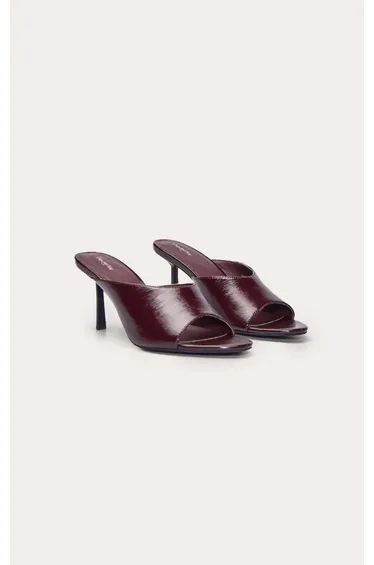 حذاء كعب عالي بريتي ليتل ثينق باللون الأحمر