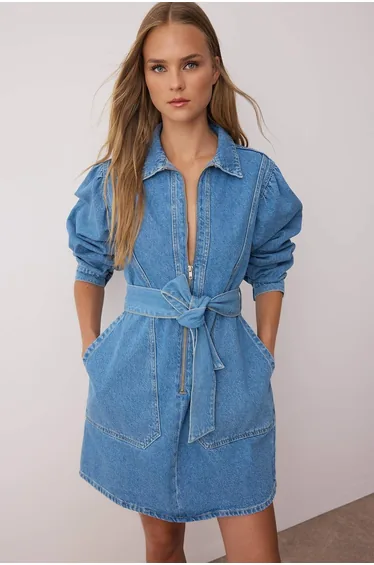 فستان دينيم قصير بسحاب لون أزرق