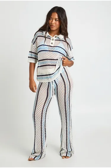 طقم بنطلون بأرجل عريضة و قميص كروشية مخطط بأزرار - أزرق