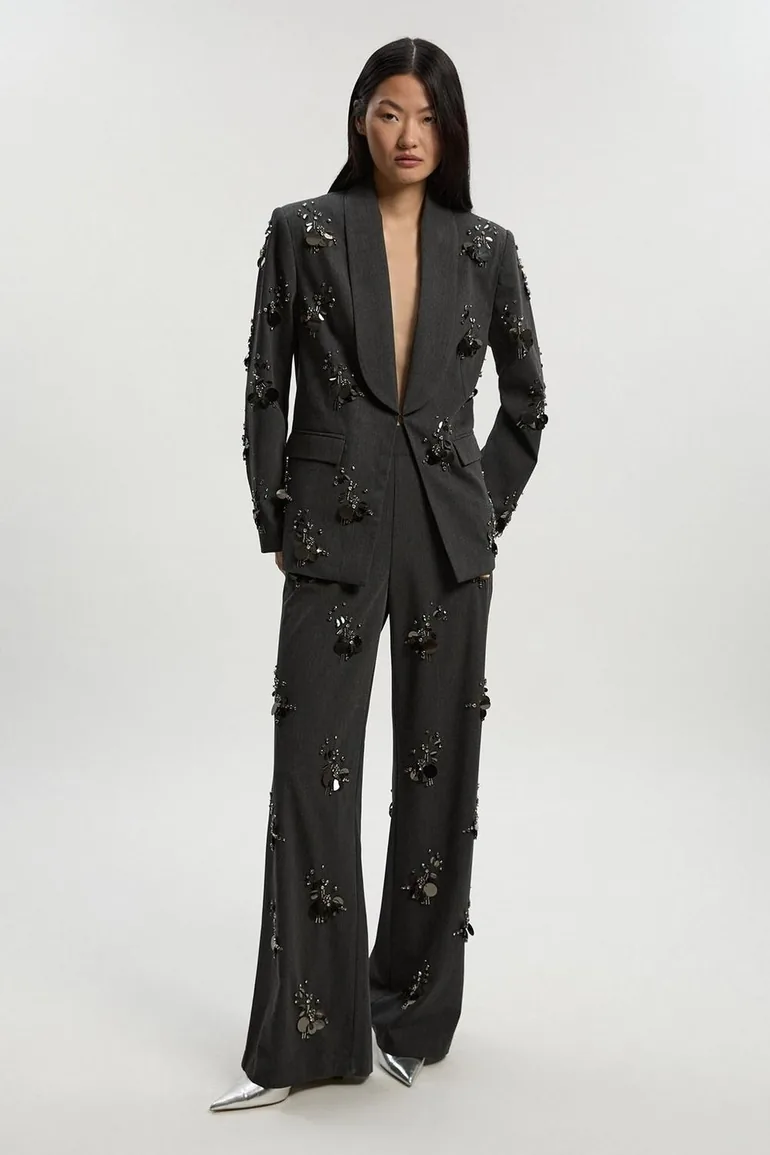 بنطلون بأرجل عريضة مزين بأحجار كريستال و الترتر