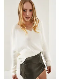 Women's Ecru V-Neck Decollete Loose Knitwear Blouse - 1