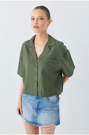 Mixray Loose Fit Button-Up Crop Shirt with Pocket