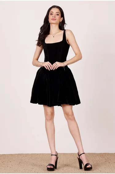 فستان قصير كورسية مخمل لون أسود