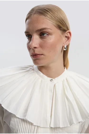 قميص كارين ميلين أبيض بأكمام طويلة