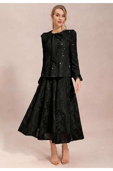 Allover Floret Side Pocket Mesh Skirt in Black for Romantic Dinners & Holiday Banquets