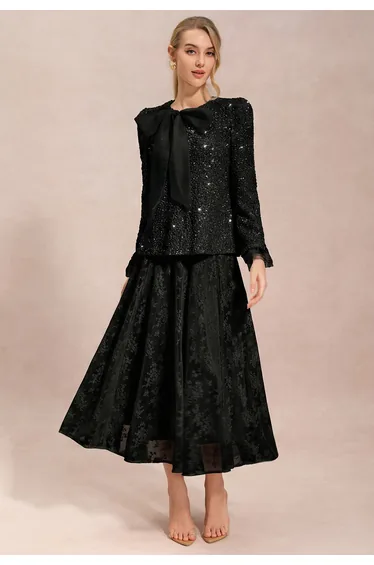 Allover Floret Side Pocket Mesh Skirt in Black for Romantic Dinners & Holiday Banquets