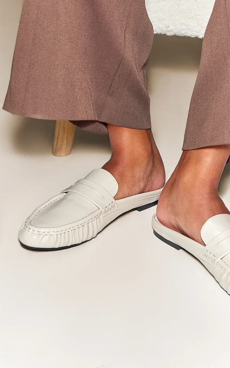 حذاء فلات بريتي ليتل ثينق باللون الكريمي