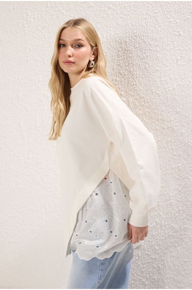 Ecru Embroidered Detailed Knitted Tunic