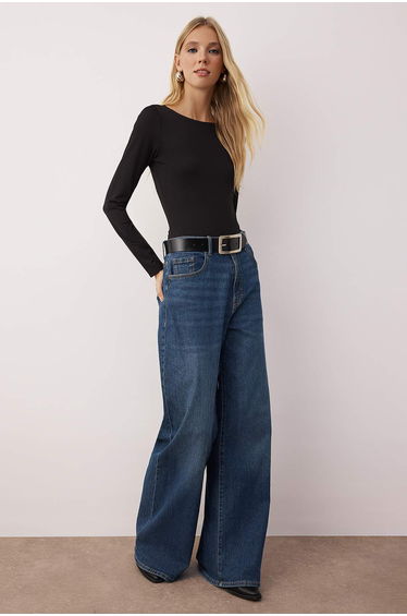 Black Fitted/Fits the Body Boat Neck Snap-Front Flexible Knit Bodysuit
