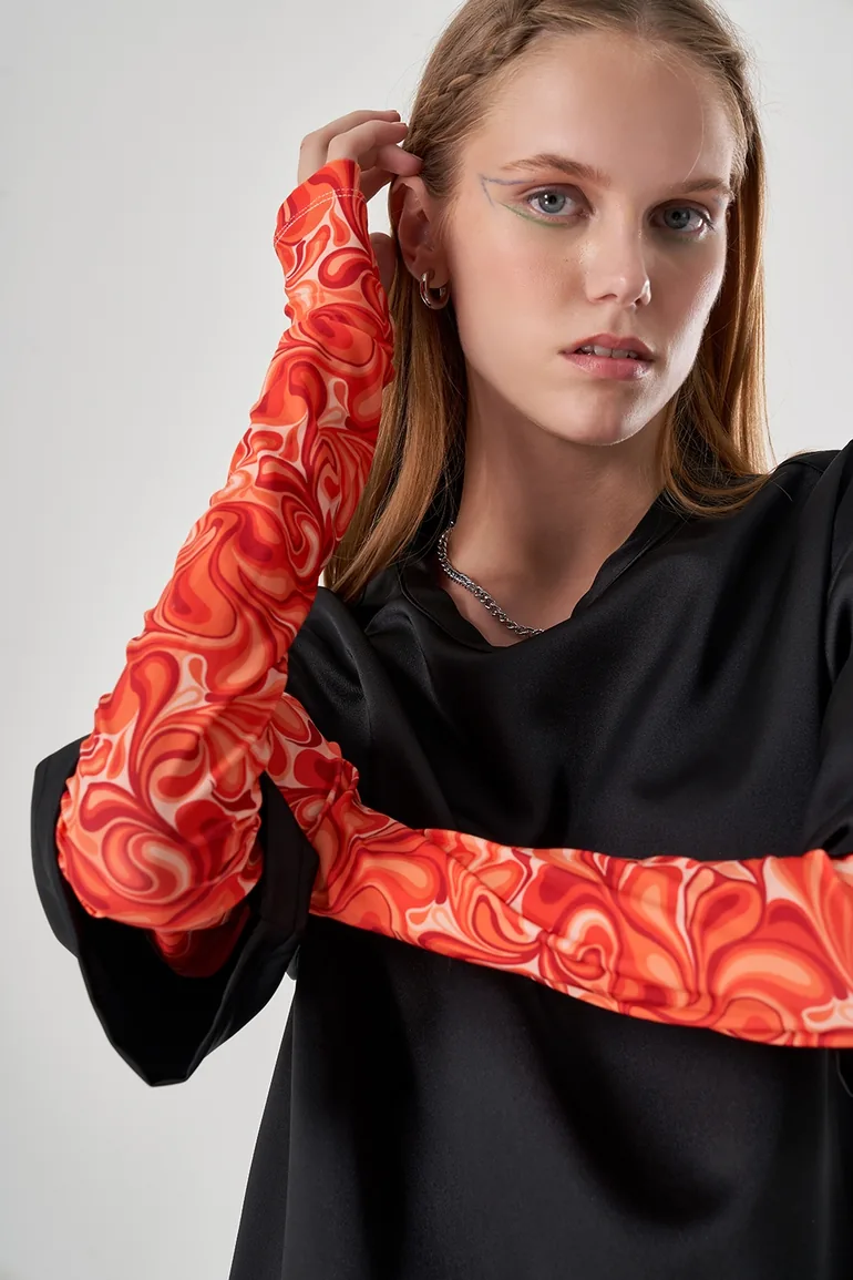 Mizalle Fingerless Floral Patterned Sleeves - 1