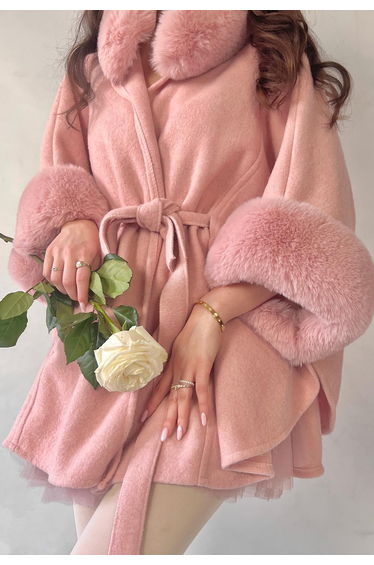 Self-Tie Bowknot Faux Fur Poncho in Pink