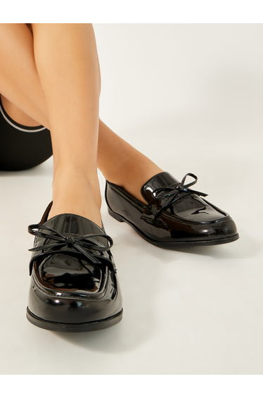 Leather Look Slip-On Loafers with Bowknot Detail
