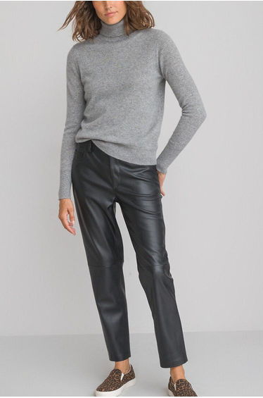 Fine Cashmere Knit Jumper/Sweater with Turtleneck