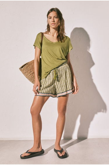 Green short sleeve T-shirt