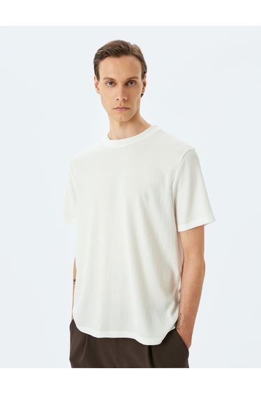 Basic T-Shirt