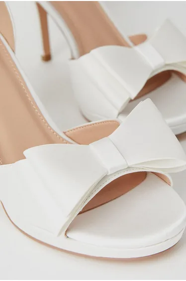 صندل بكعب عالي ستان مزين بفيونكه