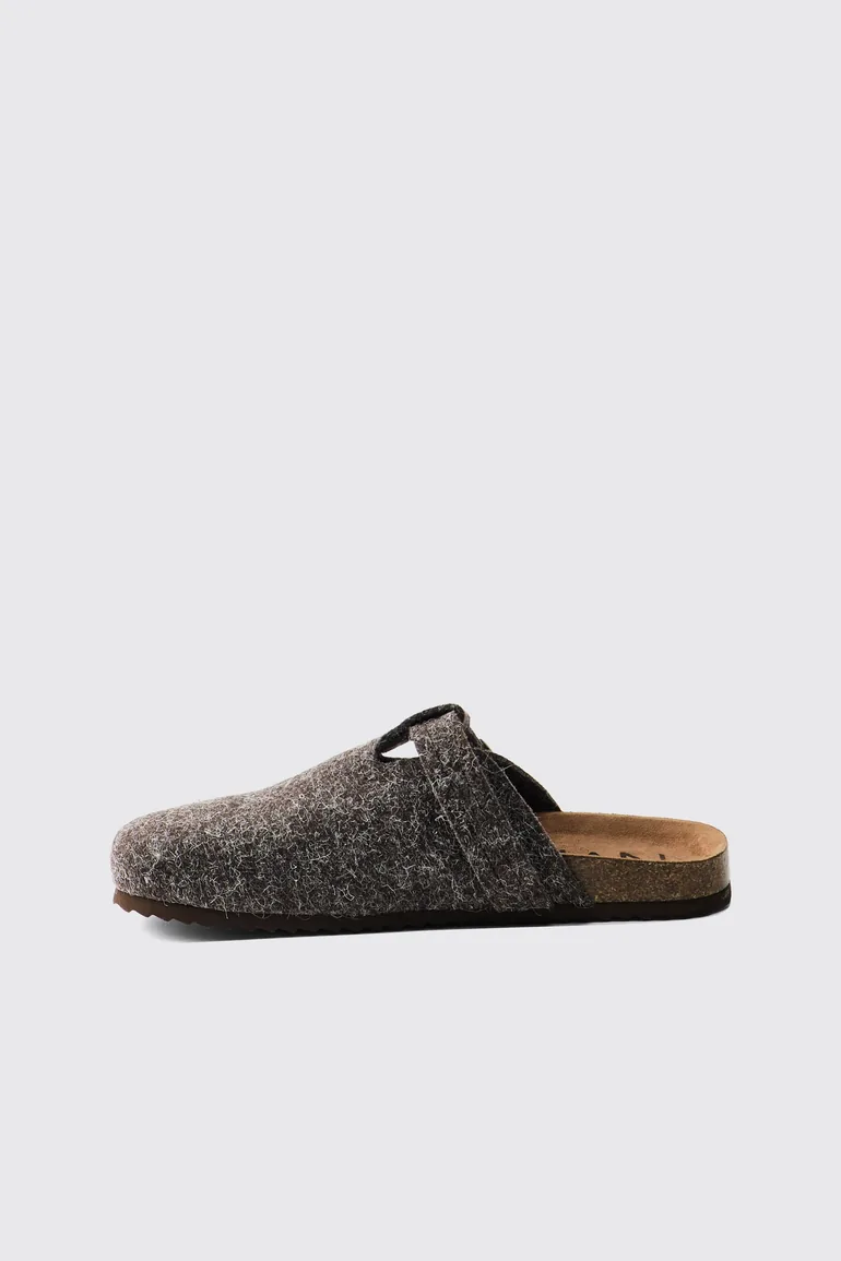 Felt Buckle Mule - chocolate - 1