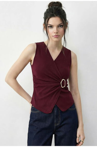LUCCI Accessory Detailed V-Neck Wrap Top