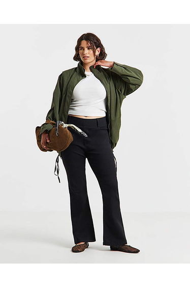 Black Flared Pull On Jeggings