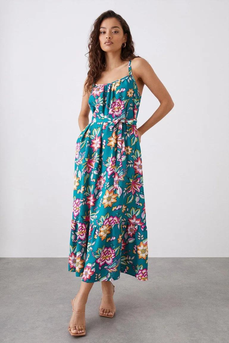 Shop Petite Green Floral Tiered Pocket Midi Dress Online in Oman