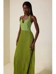 فستان جاردان فو أخضر ماكسي على شكل حرف A بياقة هالتر - 3