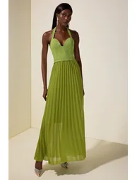 فستان جاردان فو أخضر ماكسي على شكل حرف A بياقة هالتر