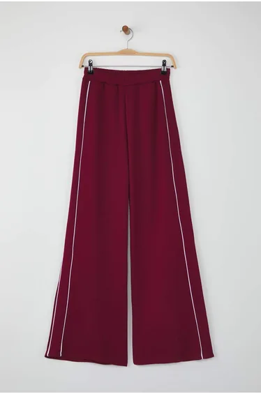 بنطلون رياضة محبوك بأرجل عريضة بإبزيم - أحمر