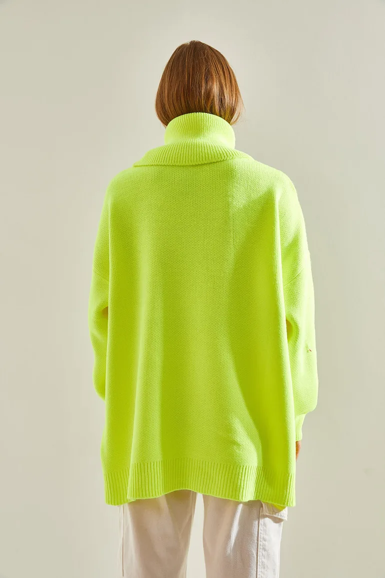 Women's Turtleneck Oversize Knitwear Sweater - 1