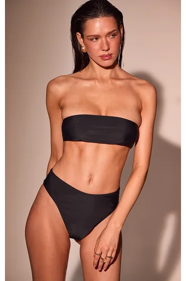 توب بكيني باكتاف مكشوفة - أسود
