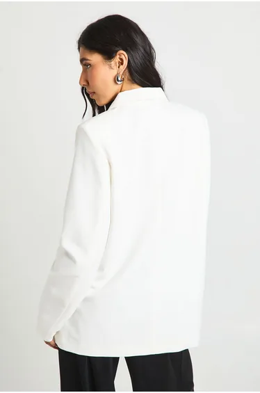 بليزر بتصميم واسع - كريمي