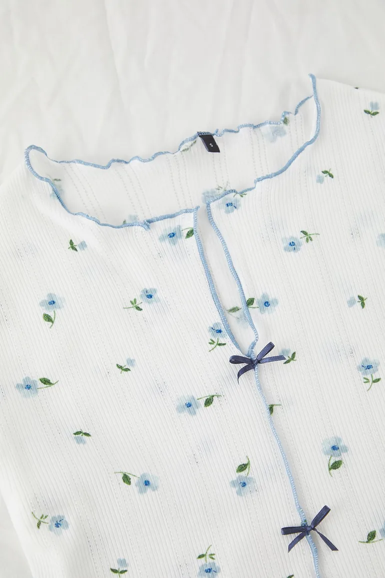 طقم بيجاما قطن بفيونكة بطبعة أزهار لون أبيض  - 6