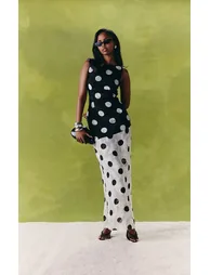 فستان ماكسي شيفون جاكار بتصميم واسع بظهر منسدل بطبعة منقطة - 4