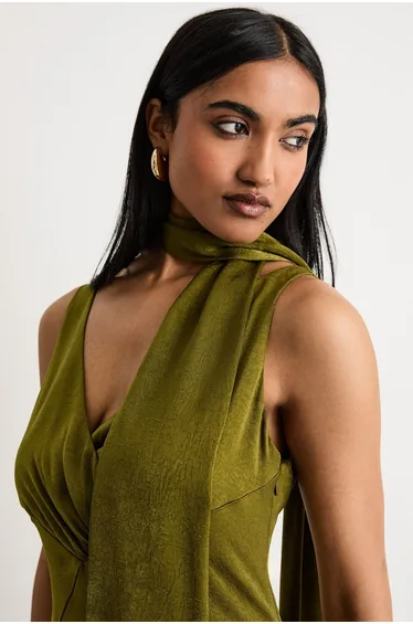 فستان وير هاوس ستان أخضر ماكسي على شكل حرف A