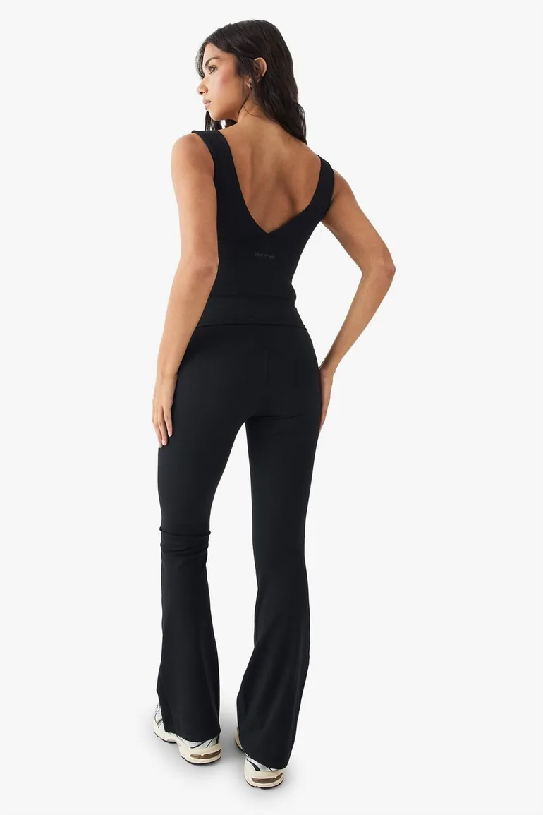 DSGN Studio Ultra Sculpt Sports Ruched Waist Flared Legging - black - 1