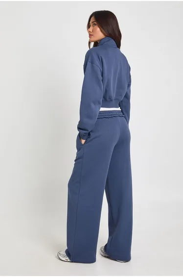 بدلة رياضة بوهو باللون الكحلي