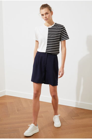 Shorts - Navy blue - High Waist