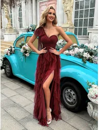 فستان رسمي بياقة غير متناظرة بلا أكمام - 7