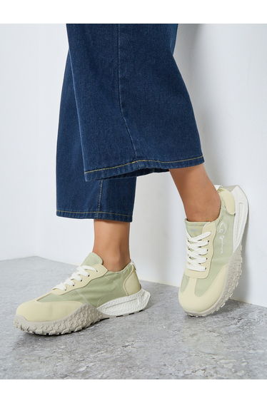 Women Printed Panel Stretch-Lace Sneakers