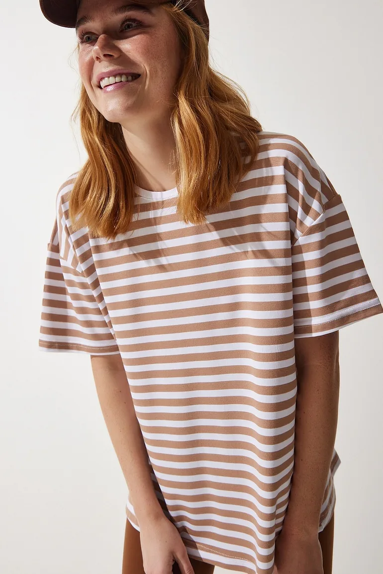 Women's Biscuit Crew Neck Striped Oversize Knitted T-Shirt - 1