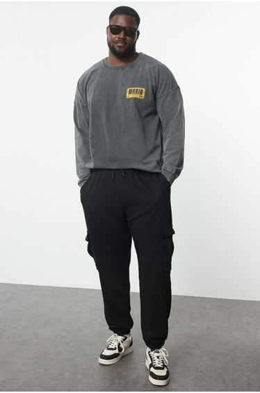Plus Size Black Oversize/Wide Cut Cargo Pocket Thick Elastic Leg Sweatpants