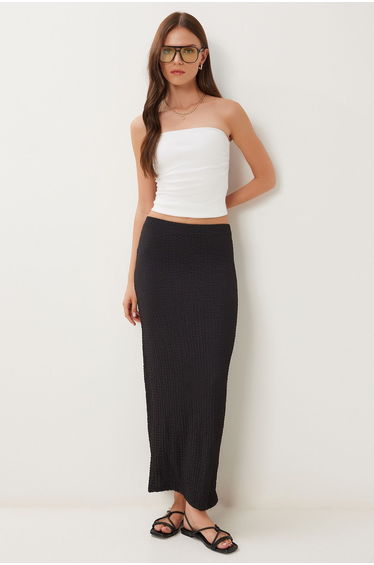 Women's Black Textured Slit Flexible Knitted Skirt